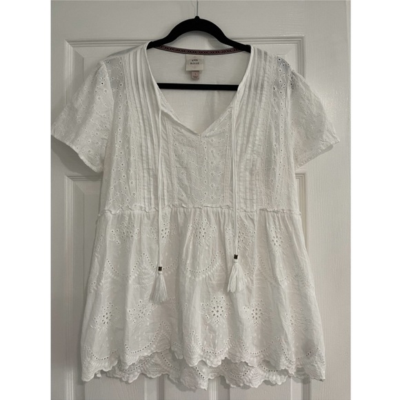 Knox Rose Tops - Knox Rose White Blouse w/ Embroidery